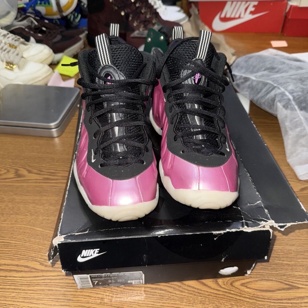 Nike Kids Sneakers Black and Pink Foamposite